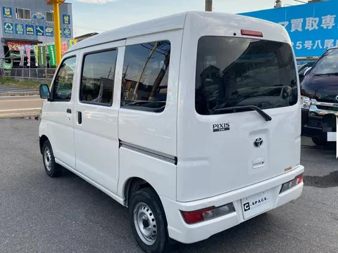 Toyota Pixis Van