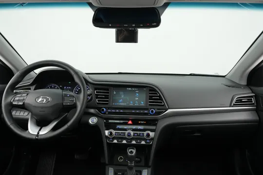 Hyundai Elantra (Avante)