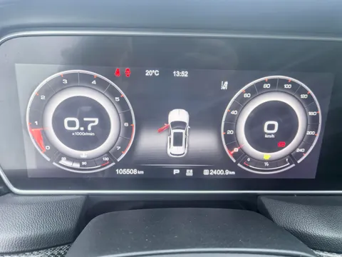 Hongqi HS5