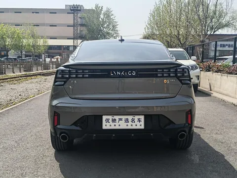 Lynk & Co Lynk & Co 05