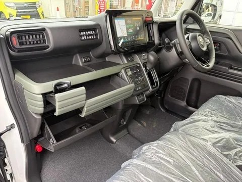 Suzuki Spacia Gear