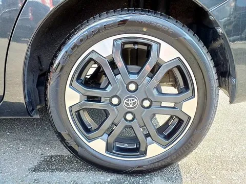 Toyota Pixis Mega