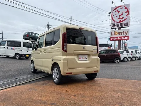 Suzuki Spacia
