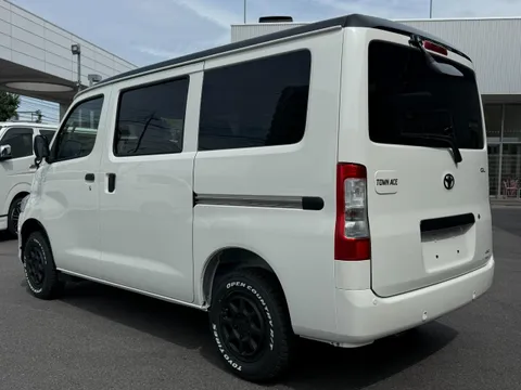 Toyota TownAce Van