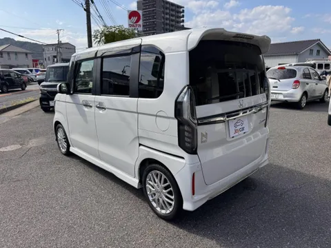 Honda N-BOX Custom