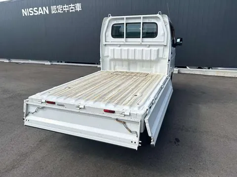 Nissan Clipper Truck