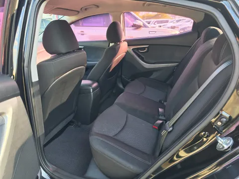 Hyundai Elantra (Avante)