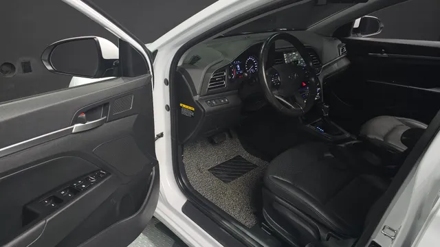 Hyundai Elantra (Avante)