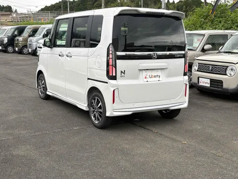 Honda N-BOX Custom