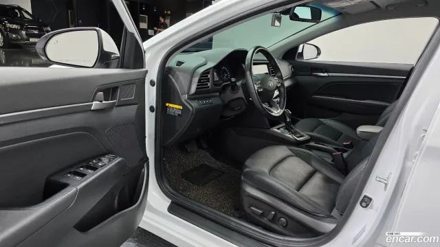 Hyundai Elantra (Avante)