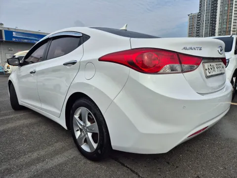 Hyundai Elantra (Avante)