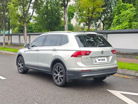Volkswagen Tiguan L