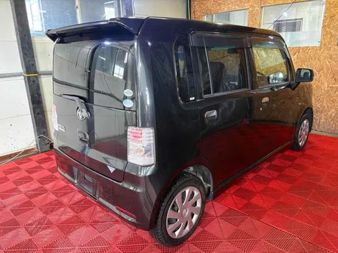 Toyota Pixis Space