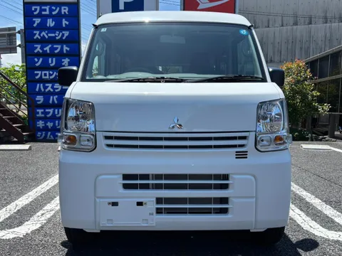 Mitsubishi Minicab Van