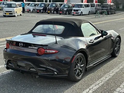 Mazda MX-5 (Roadster)