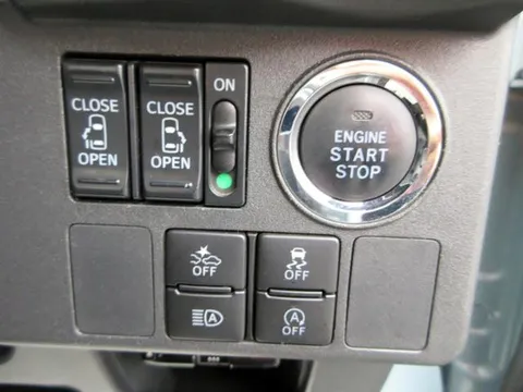 Toyota Pixis Mega