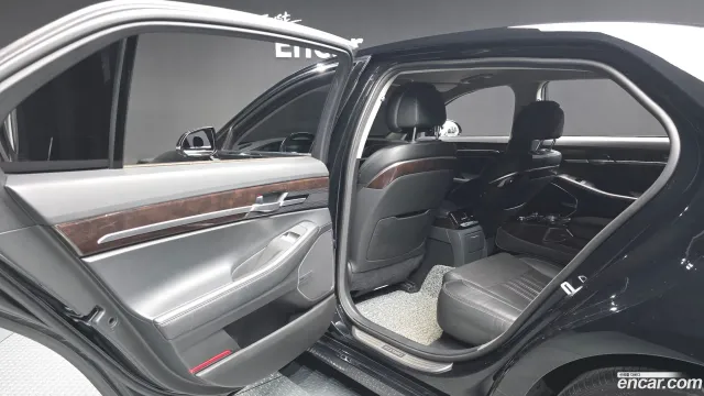 Genesis G90 (EQ900)