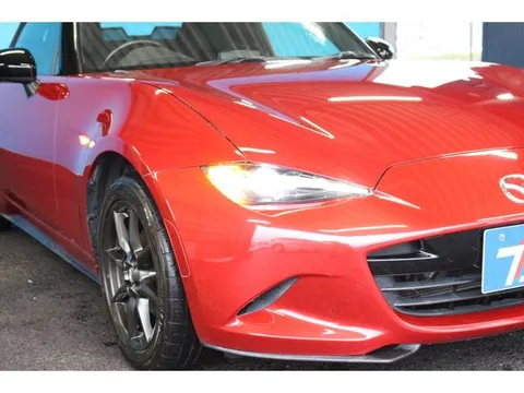Mazda MX-5 (Roadster)
