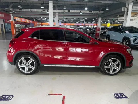 Mercedes-Benz Mercedes-Benz GLA