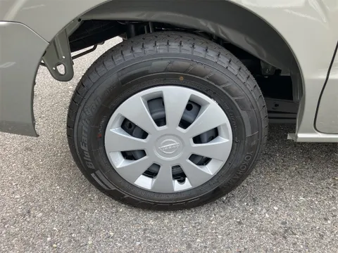 Nissan Clipper Van