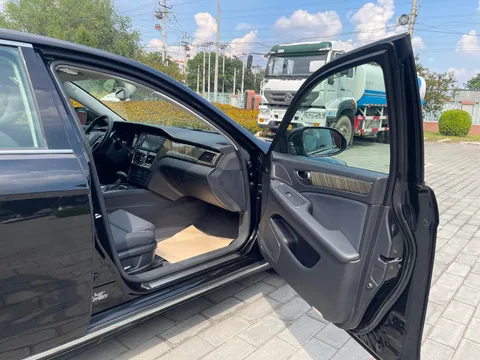 Hongqi H7