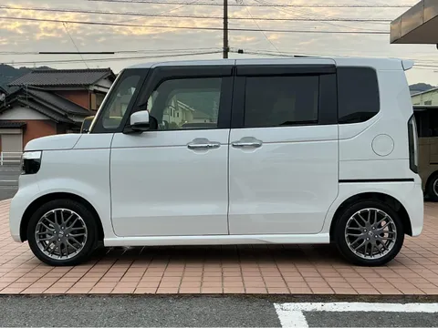Honda N-BOX Custom