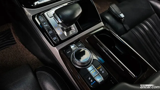 Genesis G90 (EQ900)