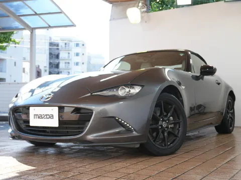 Mazda MX-5 (Roadster)