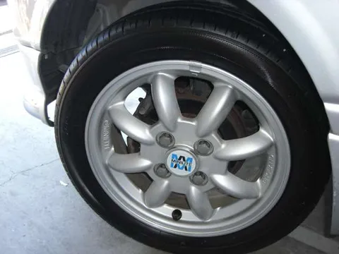 Daihatsu Mira Gino