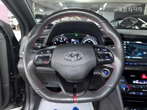 Hyundai Elantra (Avante)
