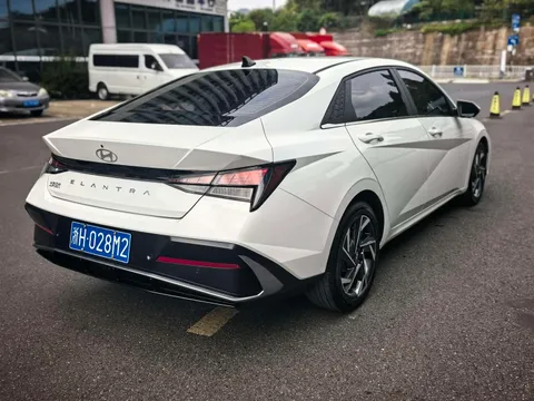 Hyundai Elantra (Avante)