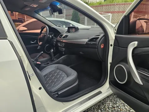 Renault SM3