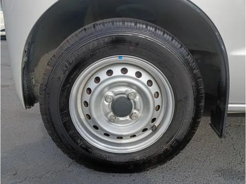 Nissan Clipper Van