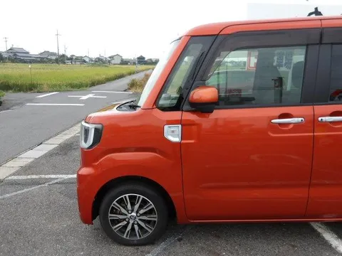 Toyota Pixis Mega