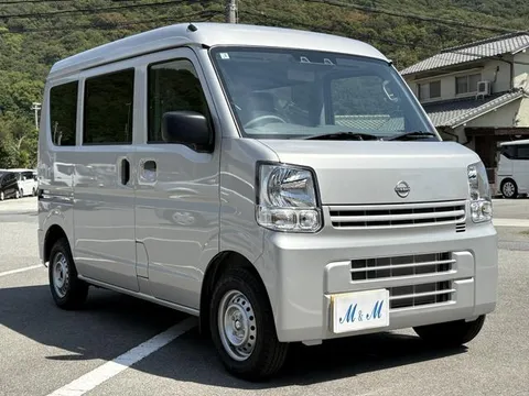 Nissan Clipper Van