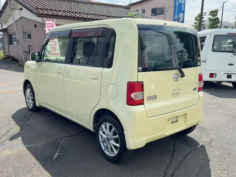 Toyota Pixis Space