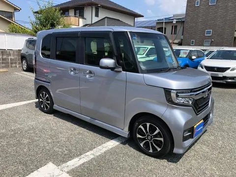 Honda N-BOX Custom