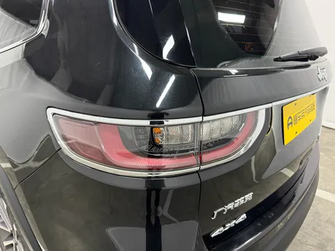 Jeep Grand Commander