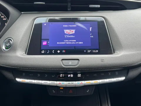 Cadillac XT4