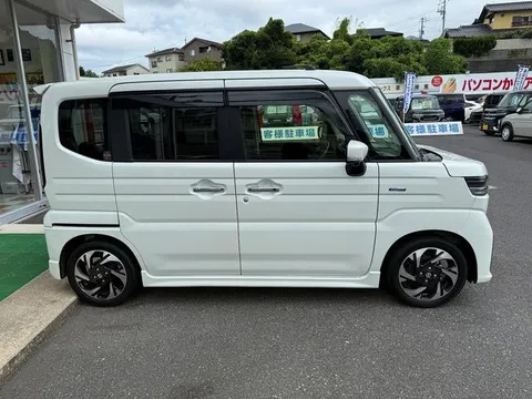 Suzuki Spacia Custom