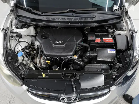Hyundai Elantra (Avante)