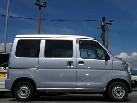 Toyota Pixis Van
