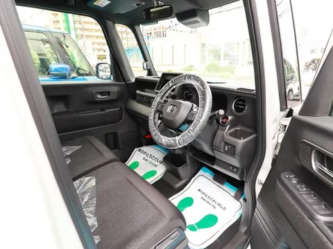 Honda N-BOX Custom