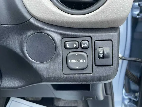 Toyota Yaris (Vitz)