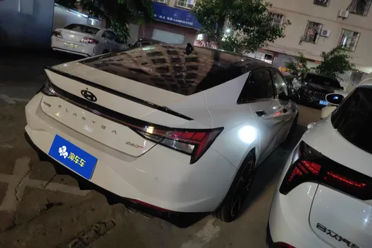 Hyundai Elantra (Avante)