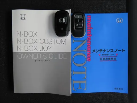 Honda N-BOX Custom