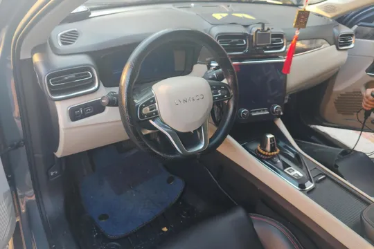 Lynk & Co 02