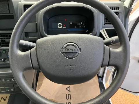 Nissan Clipper Truck