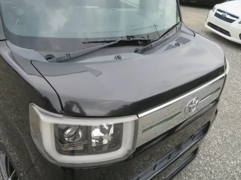 Toyota Pixis Mega