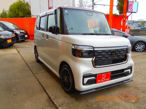 Honda N-BOX Custom